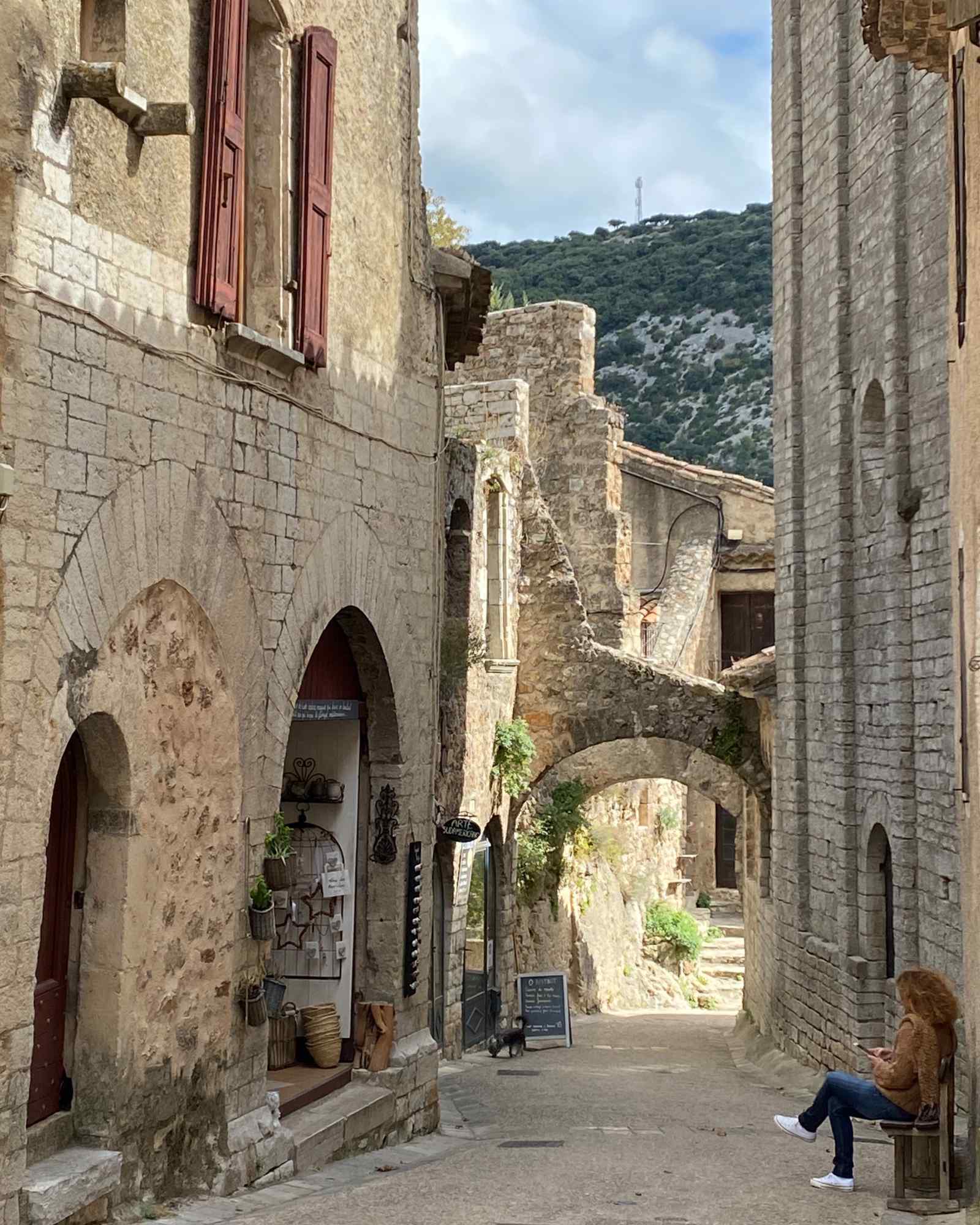 Saint-Guilhem-le-Désert: Une journée découverte